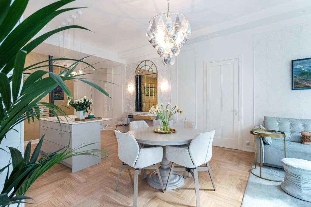 Jogailos Residence Peaceful Old Town Luxury 3 Bdr, 2 Bthr, Free Garage, Top-Speed Wifi VNO Extérieur photo